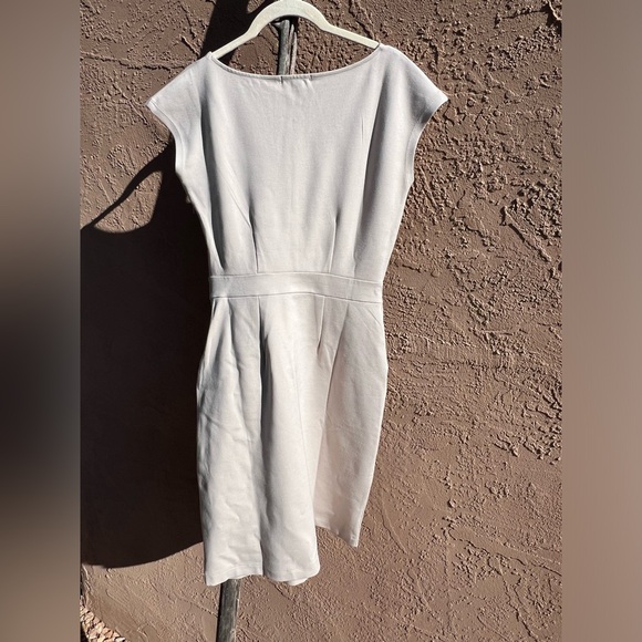 NWT Quince Ultra-Stretch Ponte Cap Sleeve Dress Ecru XS - Picture 5 of 5